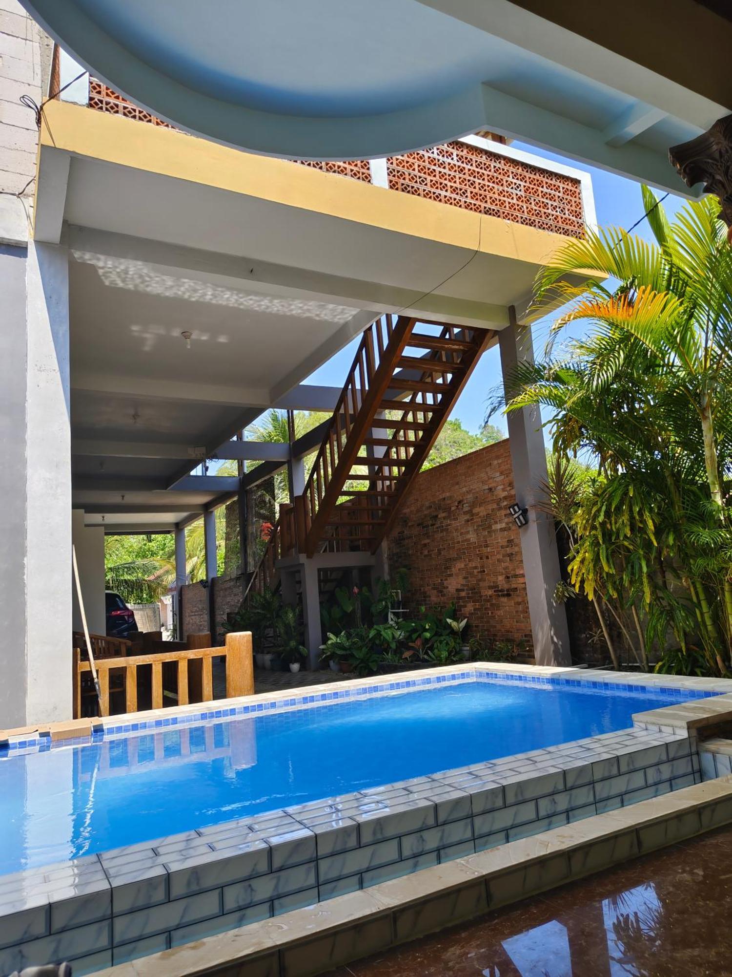Arrys Watukarung Surfcamp Hotell Kalak Exteriör bild