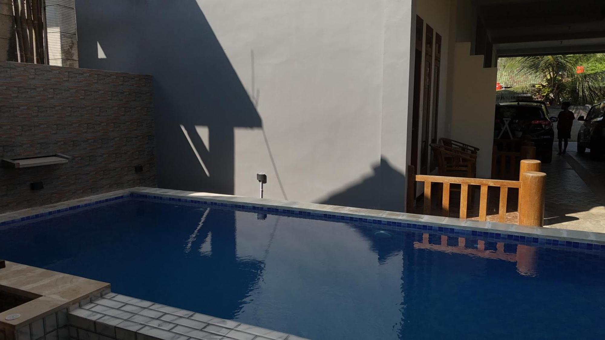 Arrys Watukarung Surfcamp Hotell Kalak Exteriör bild