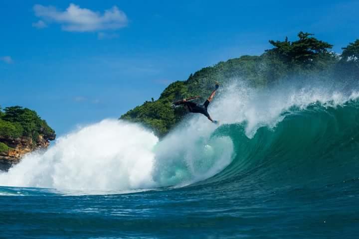 Arrys Watukarung Surfcamp Hotell Kalak Exteriör bild