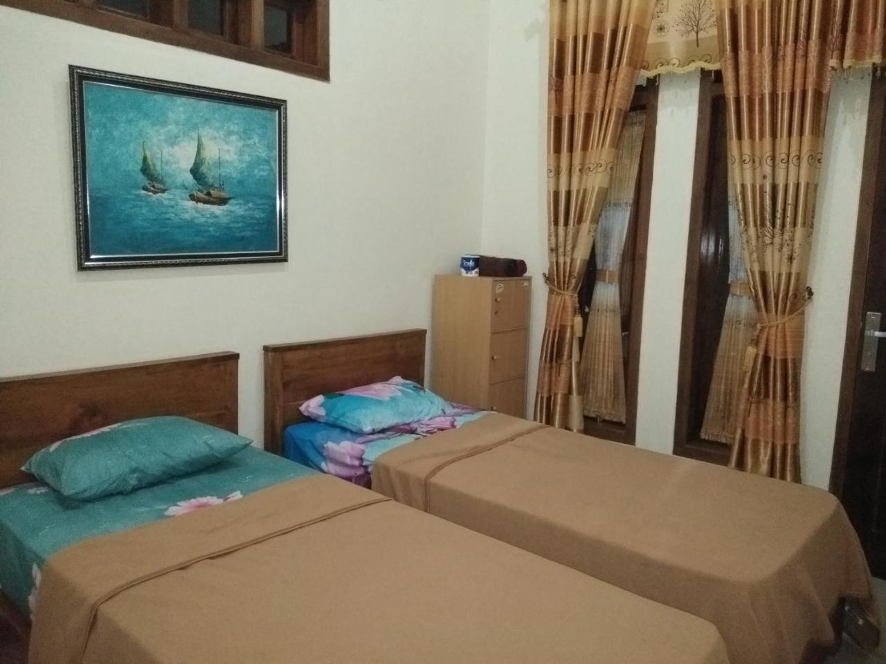 Arrys Watukarung Surfcamp Hotell Kalak Exteriör bild